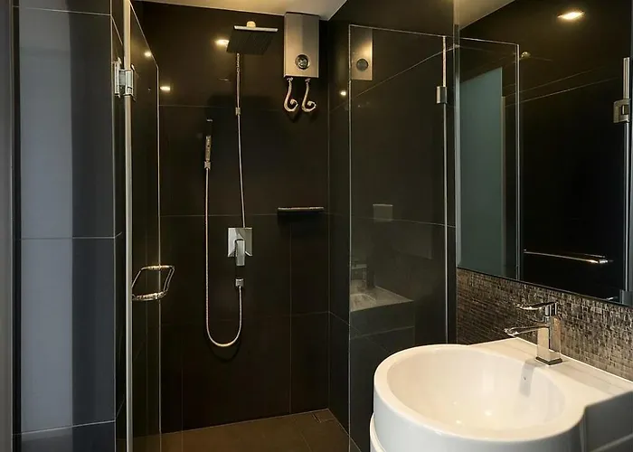 Apartment Thonglor Next To Bts Modern - Fitness Gym With Full View Bangkok