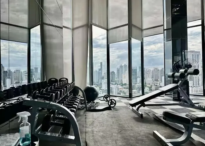 Thonglor Next To Bts Modern - Fitness Gym With Full View Bangkok